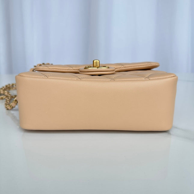 CC SMALL 20 FLAP BAG IN BUFF CREAM CALFSKIN