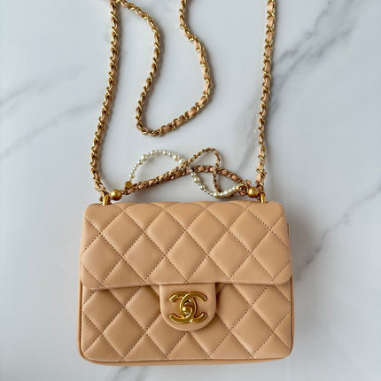 CC SMALL 20 FLAP BAG IN BUFF CREAM CALFSKIN