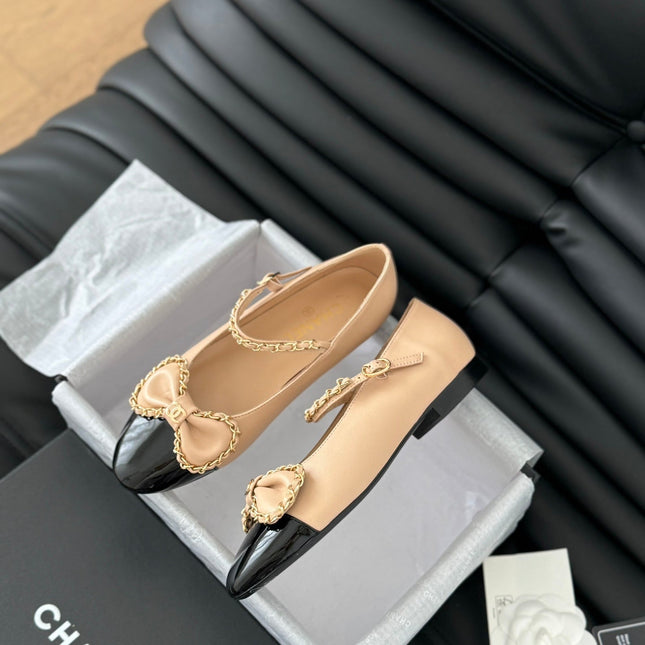 CC BALLET FLATS IN SEPIA BEIGE LAMBSKIN WITH GOLD HARDWARE