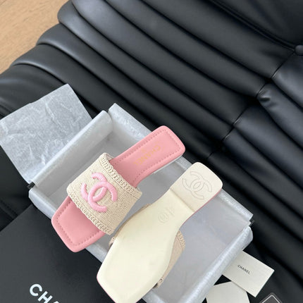 WOVEN SLIDE IN RAFFIA AND LIGHT PINK LAMBSKIN