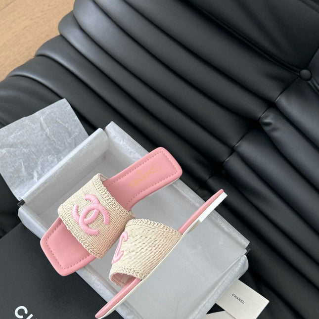 WOVEN SLIDE IN RAFFIA AND LIGHT PINK LAMBSKIN