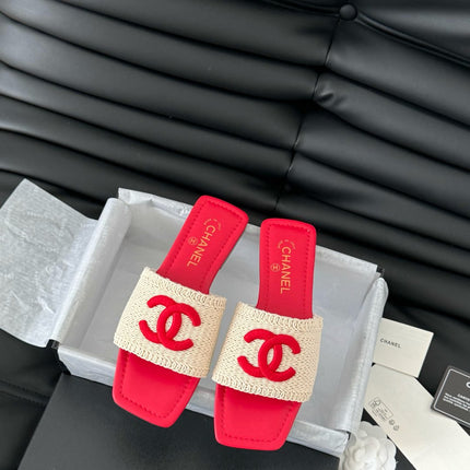 WOVEN SLIDE IN RAFFIA AND RUBY RED LAMBSKIN