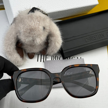 MONTAIGNE SUNGLASS CD8635 IN ACETATE