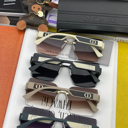 MONTAIGNE SQUARE SUNGLASS CD7159 IN ACETATE