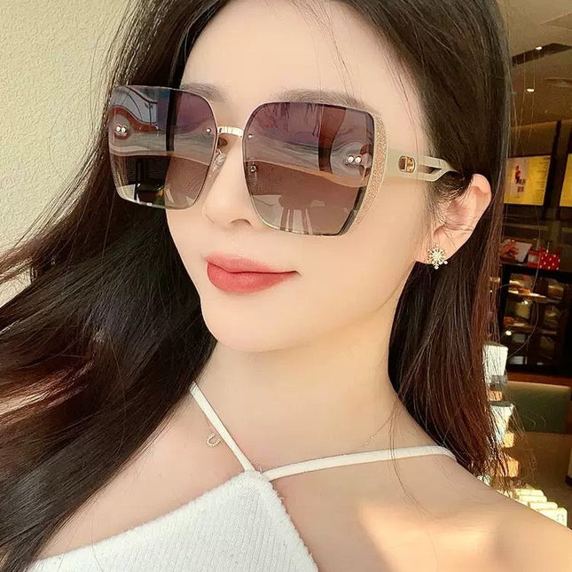 MONTAIGNE SUNGLASS D7230 IN ACETATE