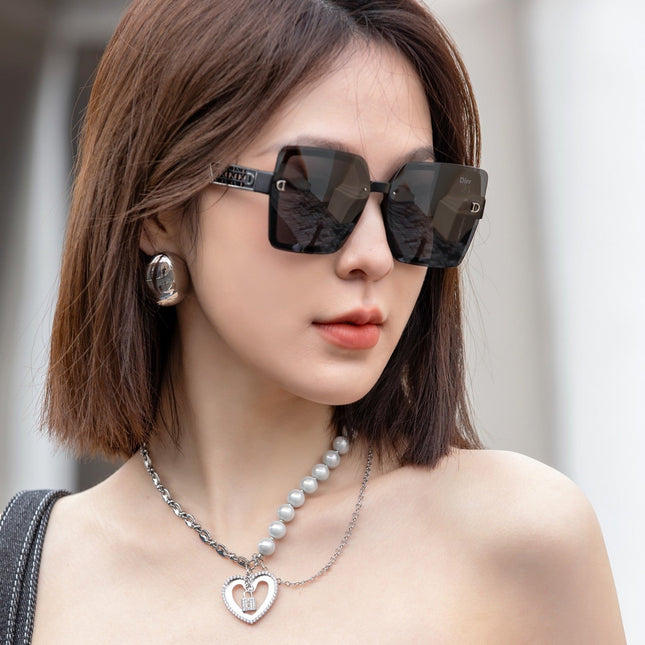 MONTAIGNE SUNGLASS CD1086 IN ACETATE