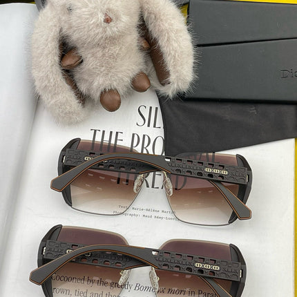 MONTAIGNE SQUARE SUNGLASS CD5296 IN ACETATE