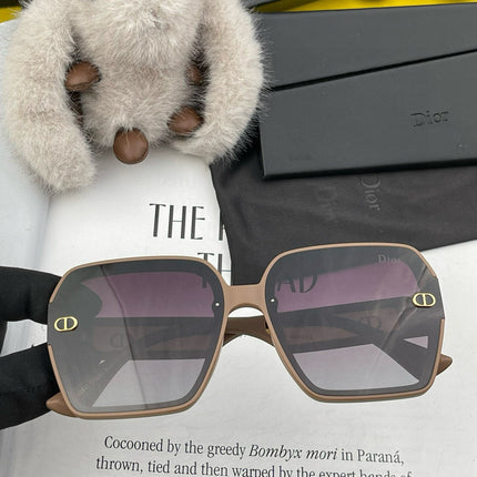 MONTAIGNE SQUARE SUNGLASS D1292 IN LIGHT BROWN ACETATE