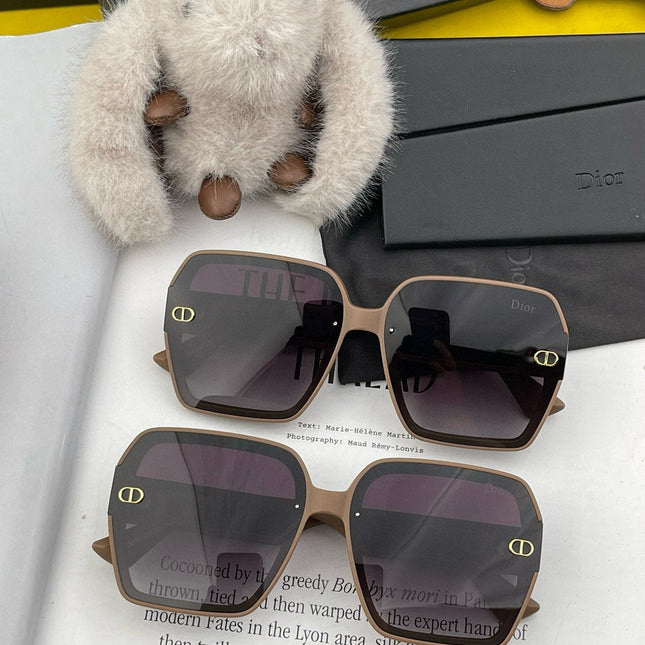 MONTAIGNE SQUARE SUNGLASS D1292 IN LIGHT BROWN ACETATE