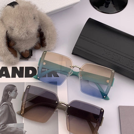 MONTAIGNE SQUARE SUNGLASS CD1677 IN ACETATE