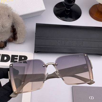 MONTAIGNE SQUARE SUNGLASS CD1677 IN ACETATE