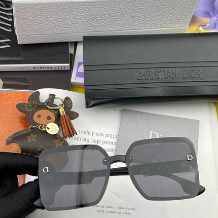 MONTAIGNE SUNGLASS CD2682 IN ACETATE