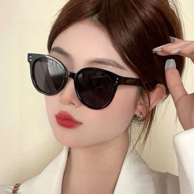 MONTAIGNE SUNGLASS CD5106 IN BLACK ACETATE