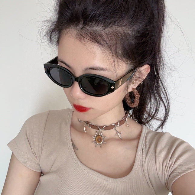 CAT EYE SUNGLASSES L1335 IN BLACK ACETATE