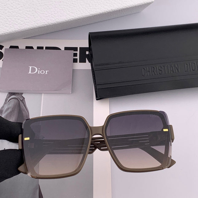 MONTAIGNE SUNGLASS CD7780 IN ACETATE