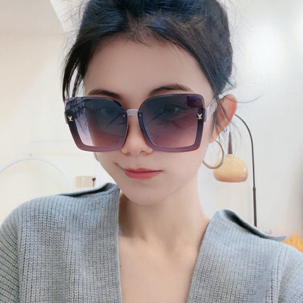 SQUARE SUNGLASSES L5221 IN CLEAR ACETATE GREY SMOKE LENSES