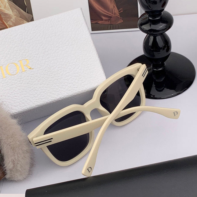 MONTAIGNE SUNGLASS CD195 IN IVORY ACETATE