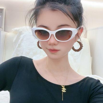 MONTAIGNE SUNGLASS D8620 IN WHITE ACETATE BROWN LENSES