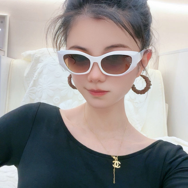 MONTAIGNE SUNGLASS D8620 IN WHITE ACETATE BROWN LENSES