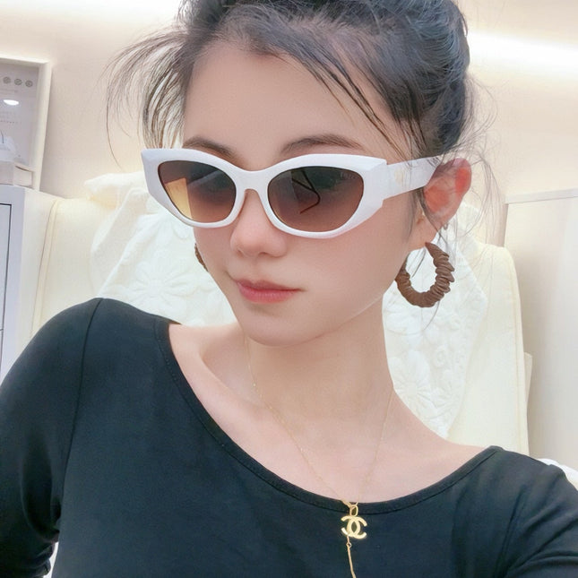 MONTAIGNE SUNGLASS D8620 IN WHITE ACETATE BROWN LENSES