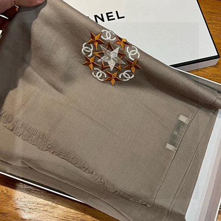 CHANEL 25S SCARF 200 IN CASHMERE WOOL 701967