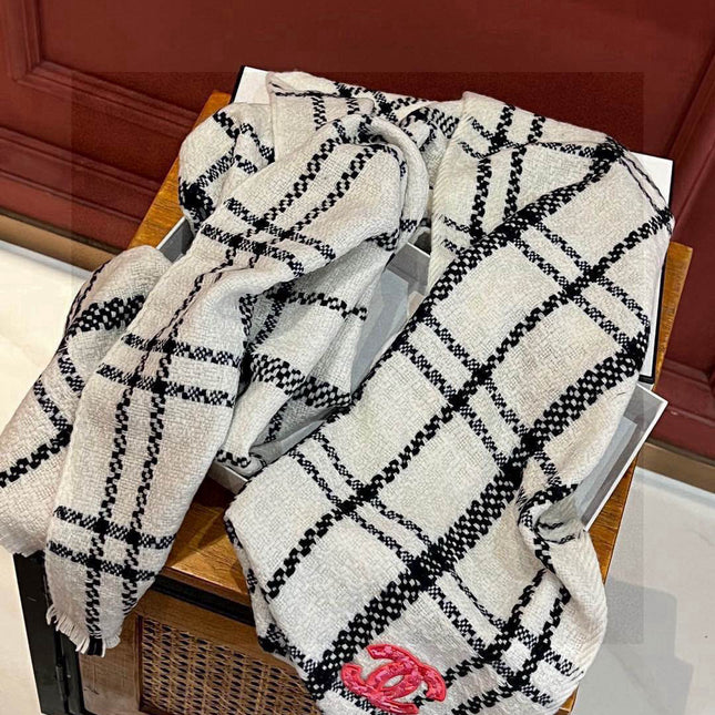 CHANEL 25S SCARF 190 IN CASHMERE 718525