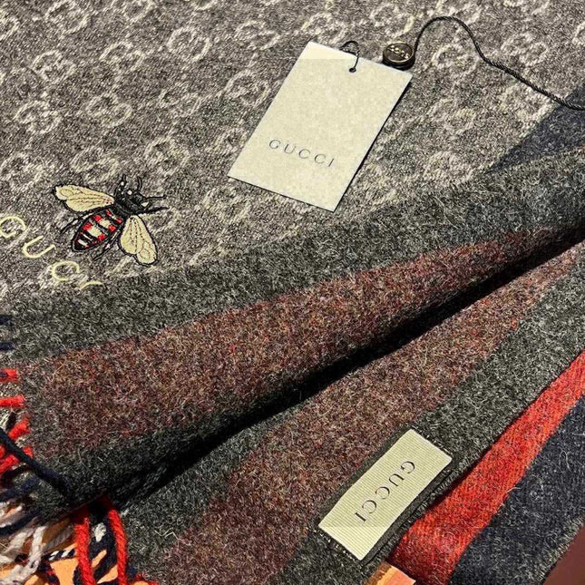 CHANEL 25S SCARF 190 IN CASHMERE 718529