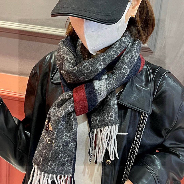 CHANEL 25S SCARF 190 IN CASHMERE 718529