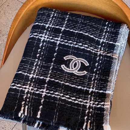 CHANEL 25S SCARF 200 IN CASHMERE 732052