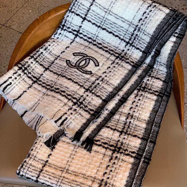 CHANEL 25S SCARF 200 IN CASHMERE 732053
