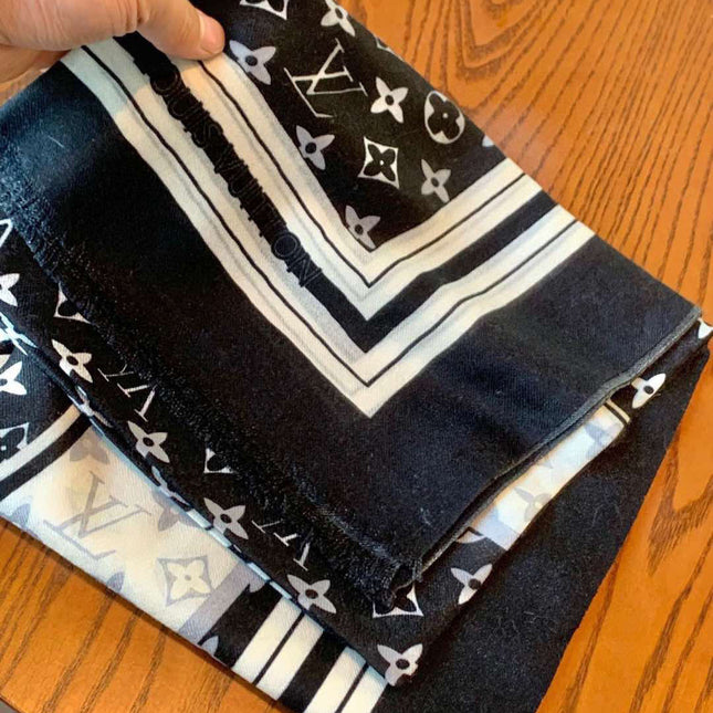 LV SCARF 200 CM IN CASHMERE 732078