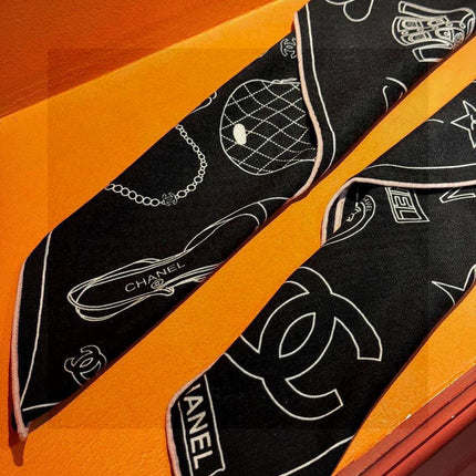 CHANEL 25S SCARF 140 IN SILK 735811