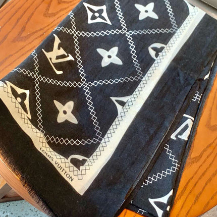 LV SCARF 200 CM IN CASHMERE 738534