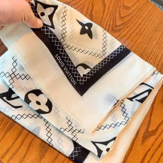 LV SCARF 200 CM IN CASHMERE 738535