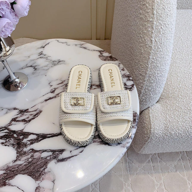 PLATFORM SLIPPERS IN WHITE WOOL AND LAMBSKIN