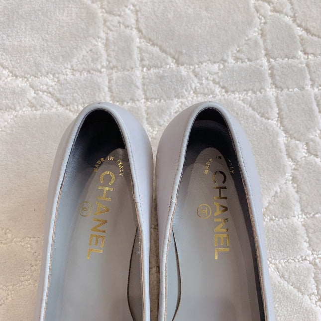 PUMP ROUNG TOE IN SLATE GREY MIX BLACK SHEEPSKIN