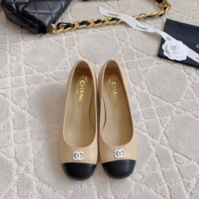 PUMP ROUNG TOE IN BEIGE CREAM MIX BLACK SHEEPSKIN