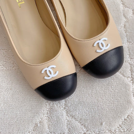 PUMP ROUNG TOE IN BEIGE CREAM MIX BLACK SHEEPSKIN