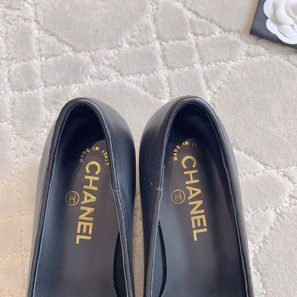 PUMP ROUNG TOE IN BLACK SHEEPSKIN