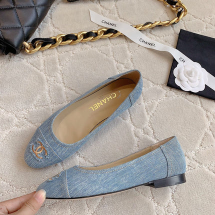 BALLET FLATS IN LIGHT BLUE DENIM
