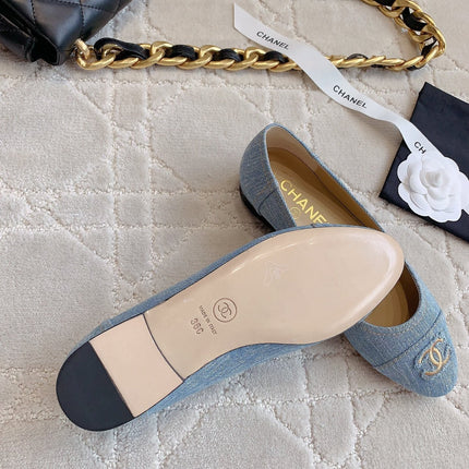 BALLET FLATS IN LIGHT BLUE DENIM