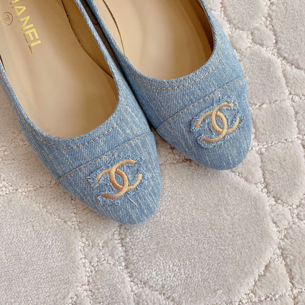 BALLET FLATS IN LIGHT BLUE DENIM