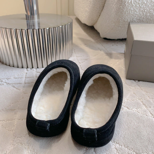 ALASKA SLIPPER IN BLACK SUEDE