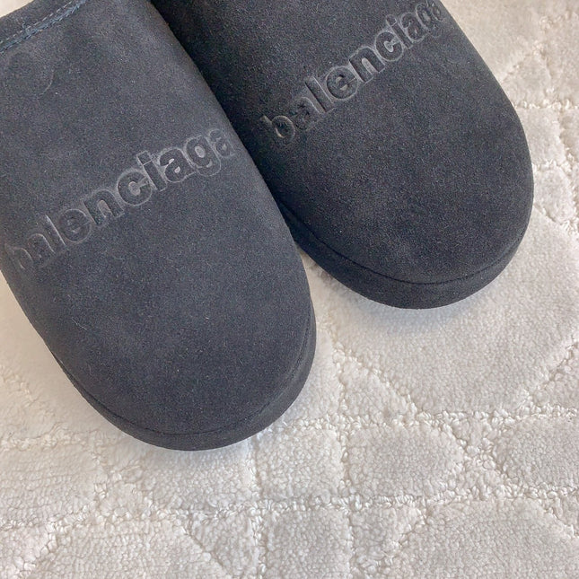ALASKA SLIPPER IN BLACK SUEDE