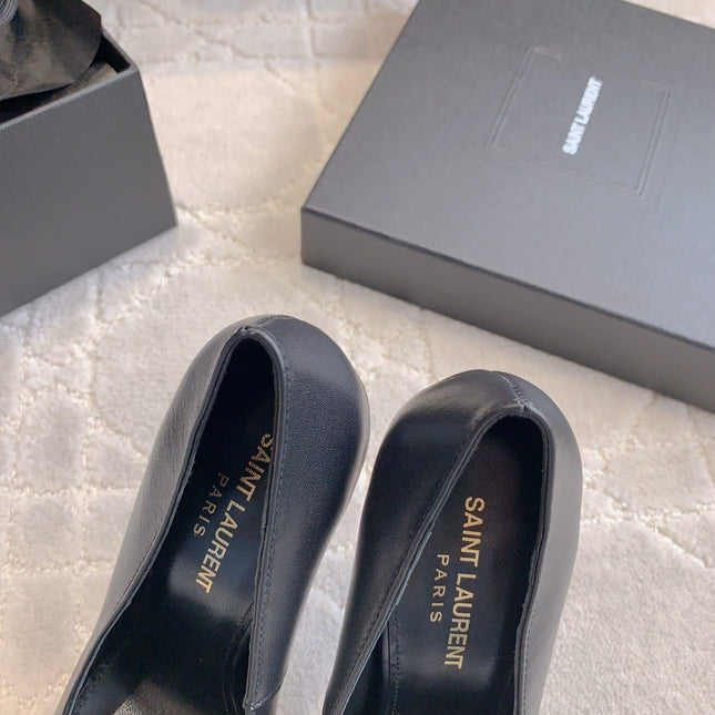 HIGH HEEL 10 CM PUMP IN BLACK CALFSKIN WITH GOLD HARDWARE
