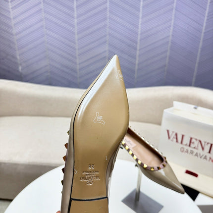ROCKSTUD FLAT PUMP IN SAND BROWN CALFSKIN