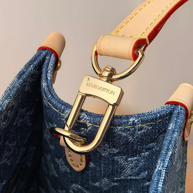 LV 25S ONTHEGO 28 IN BLUE MONOGRAM DENIM COTTON CALFSKIN LEATHER STRAP