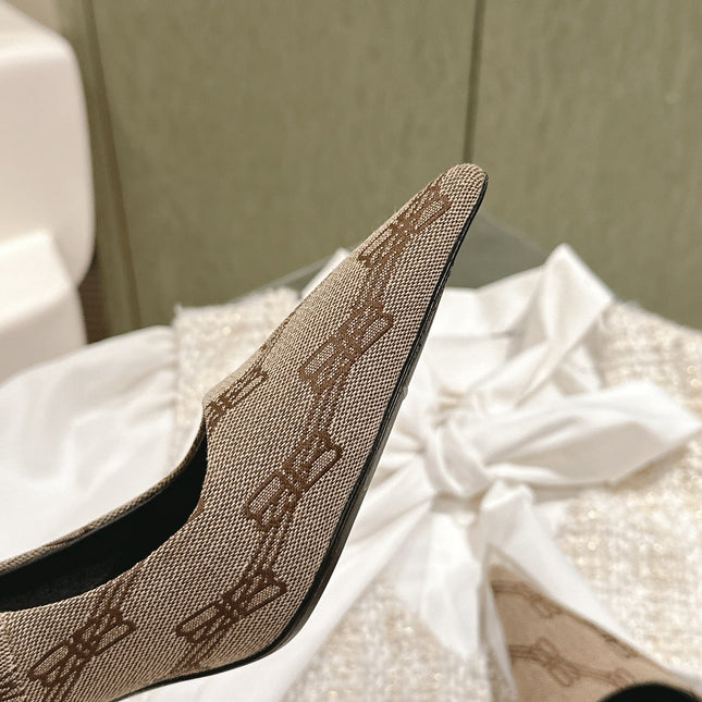 POINTED HIGH PUMPS IN BEIGE MONOGRAM JACQUARD FABRIC
