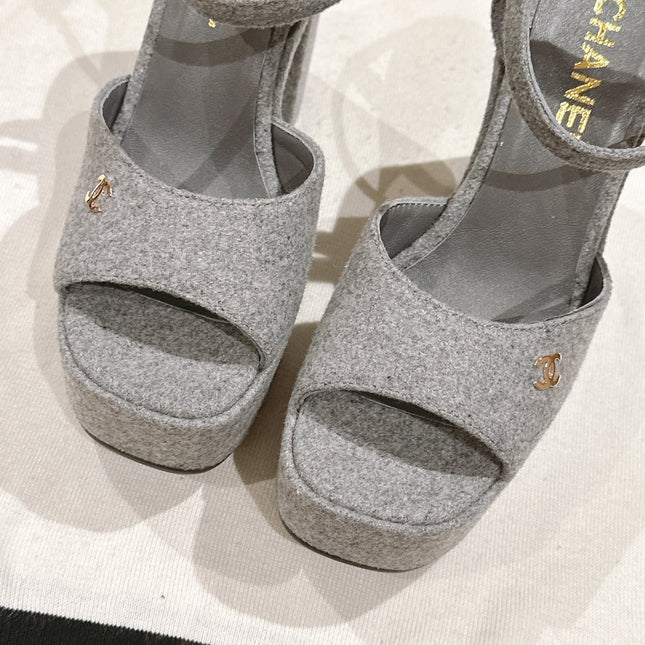 CC HIGH SANDAL GREY SUEDE CALFSKIN