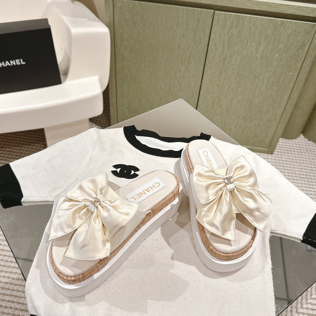 CC SLIPPERS WITH SILK BOW IN WHITE COWHIDE